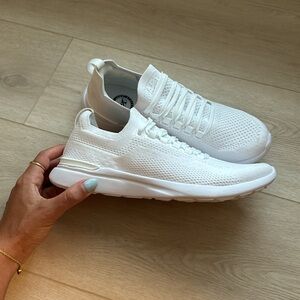 APL Women’s Sneakers, like new